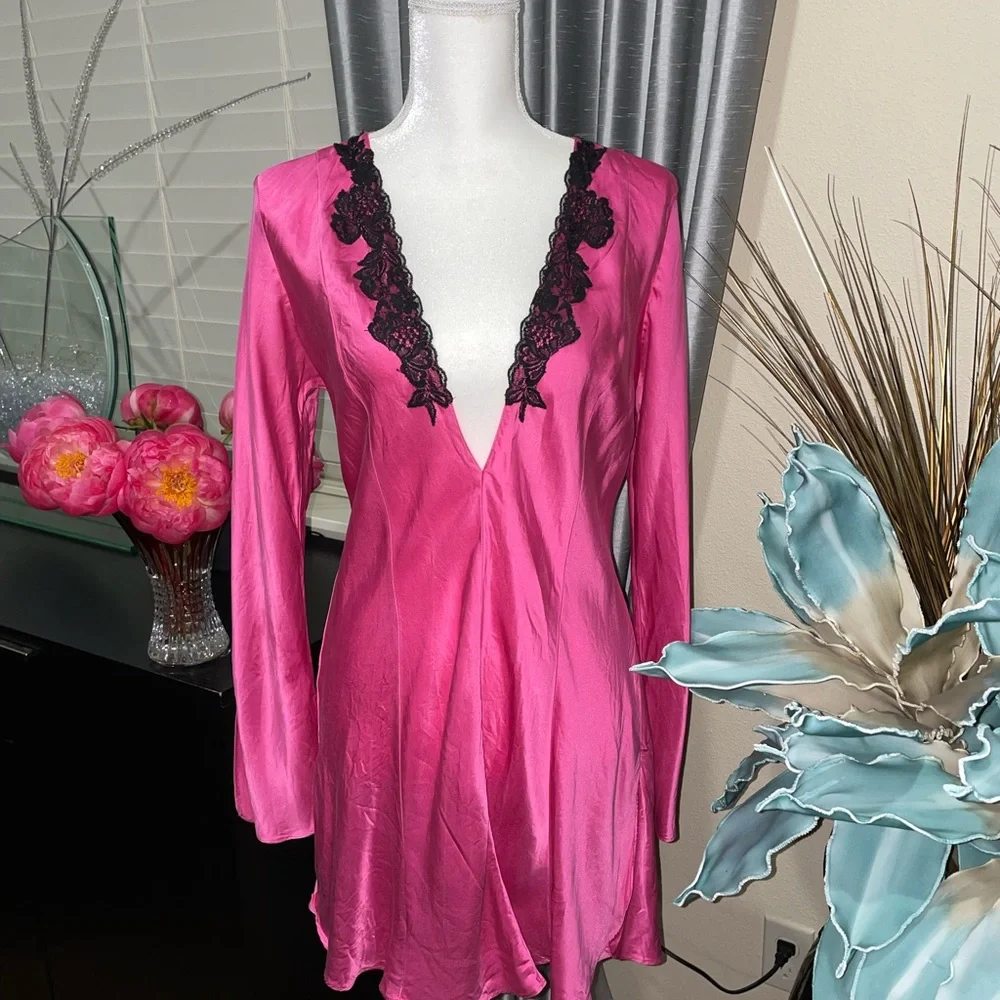 Frederick’s collection 100% silk sexy sleep dress - Picture 7 of 14